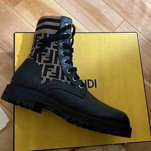 FENDI black & brown “Forever Fendi” Lace-Up Boots
